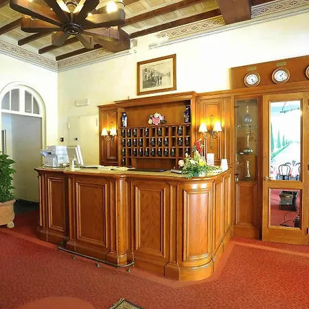 Kinzica Hotel 3*