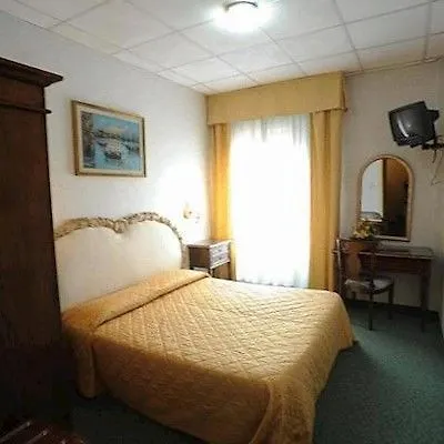 Kinzica Hotel 3*