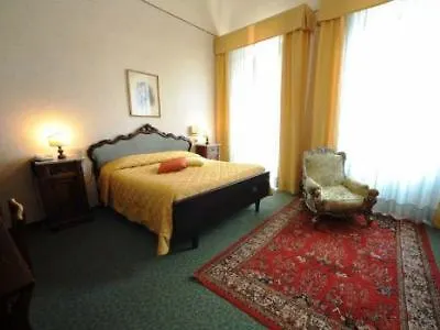 Kinzica Hotel 3*