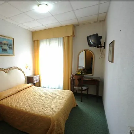 Kinzica Hotel 3*
